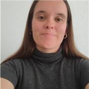 Soy Ana: profesora con experiencia dando clases de inglés, matemáticas y lengua, en varios niveles en primaria, ESO y bachillerato